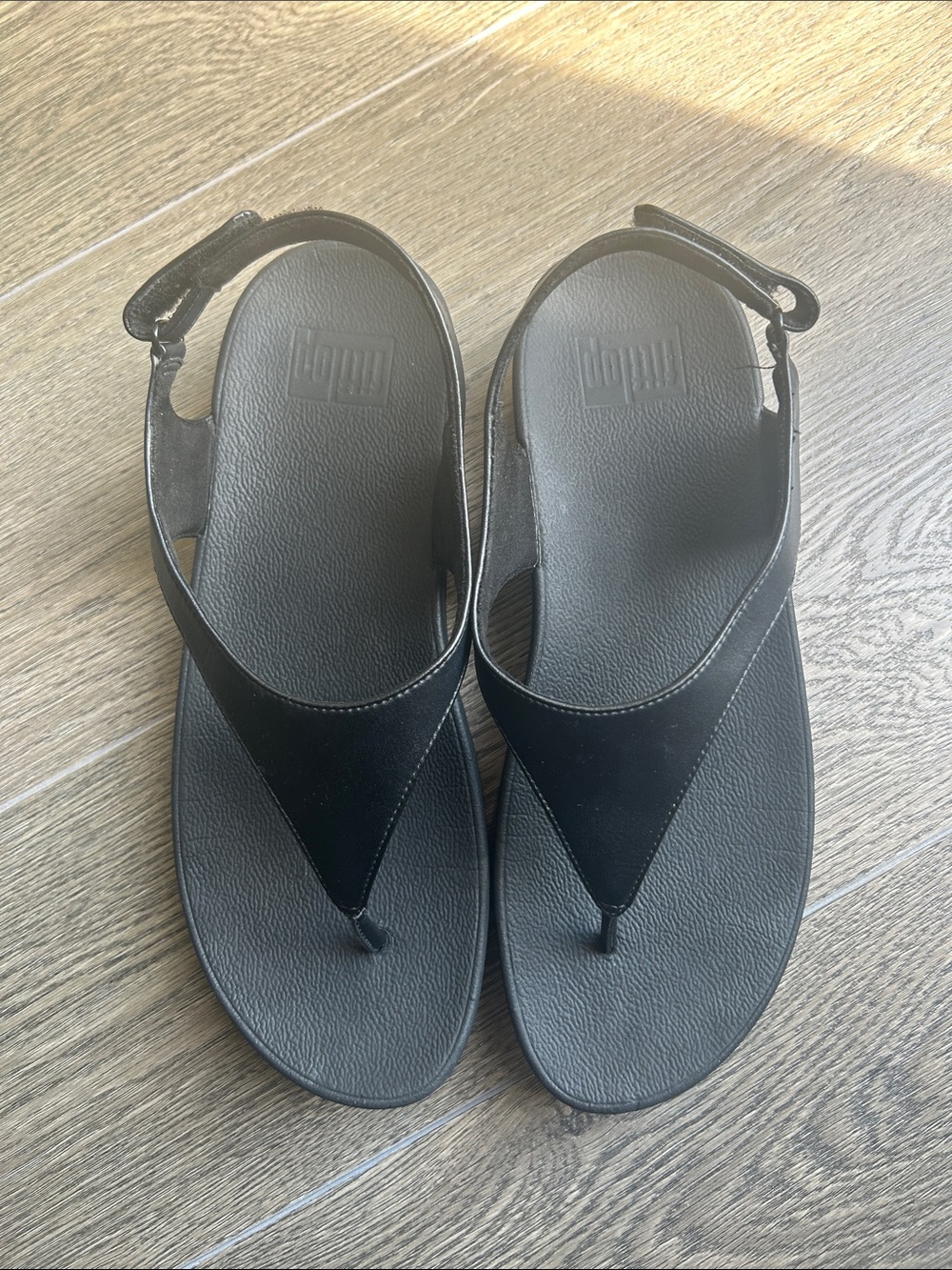 fitflop Toe-post Wedge Sandal with Strap